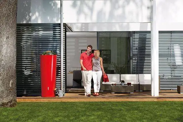 350L Opulent Colour 2 In 1 Water Tank With Planter - Tomato Red 4 350L Opulent Colour 2 In 1 Water Tank With Planter - Tomato Red - Image 4