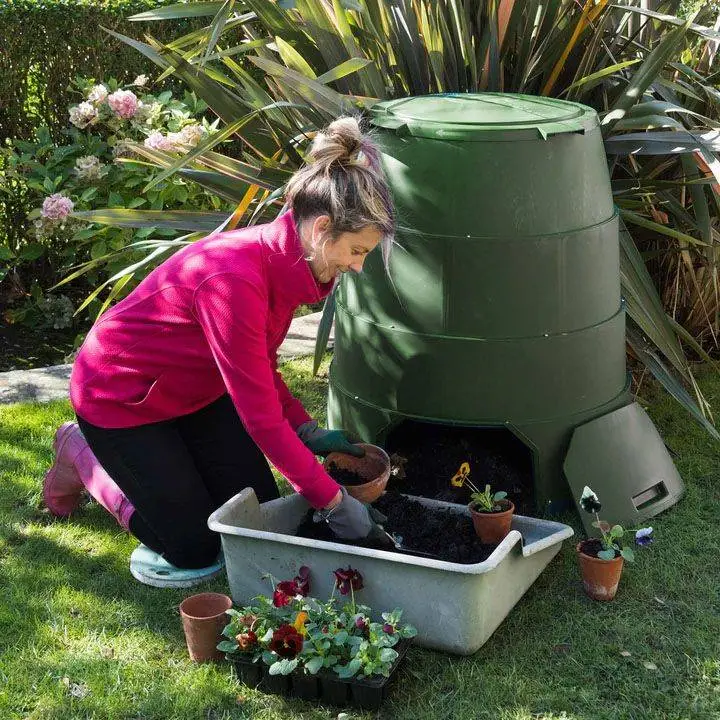 Recycled Plastic 330L Johanna Hot Composter - Green 4 Recycled Plastic 330L Johanna Hot Composter - Green - Image 4
