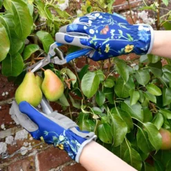 RHS Gardening Gloves - Burgon And Ball British Meadow Collection -Garden Hearth grh glovebm burgon and ball rhs gifts for gardeners british meadow gloves 04 jpg